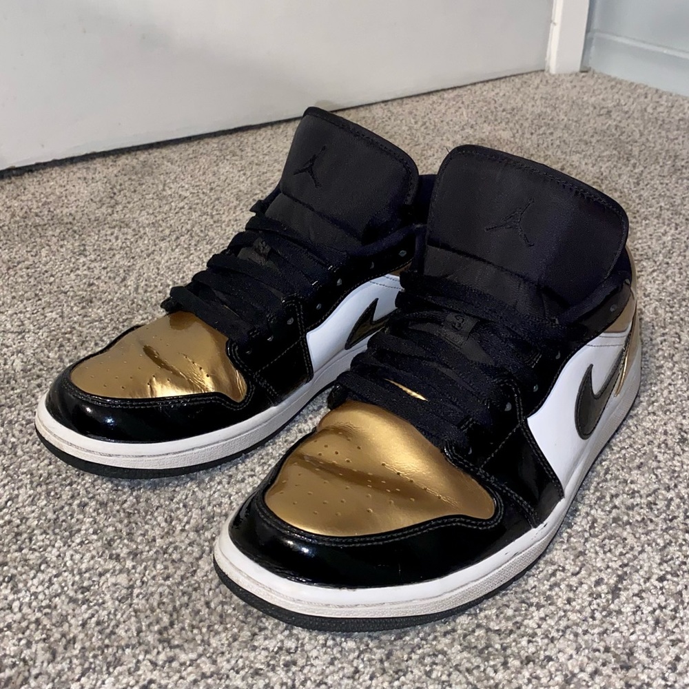 ~Air Jordan 1 Gold Toe~ Size 11